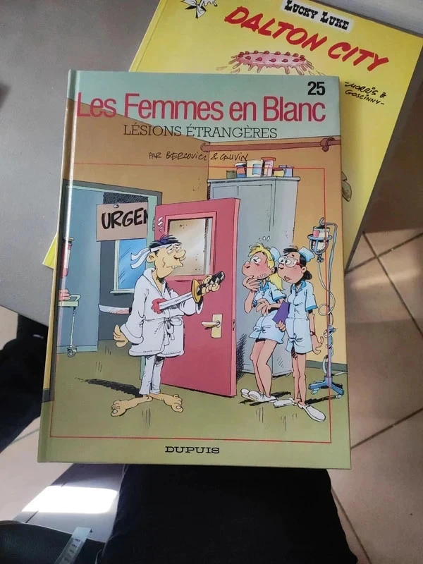 Bd les femmes en blanc lésions étrangères tome 25 neuve